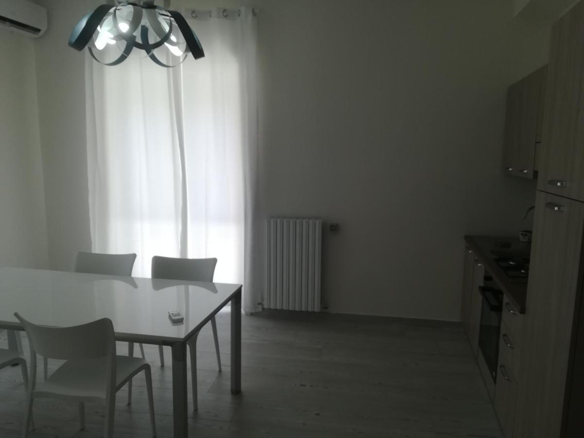 Home Mazzei Piazza Bilotti Козенца Стая снимка