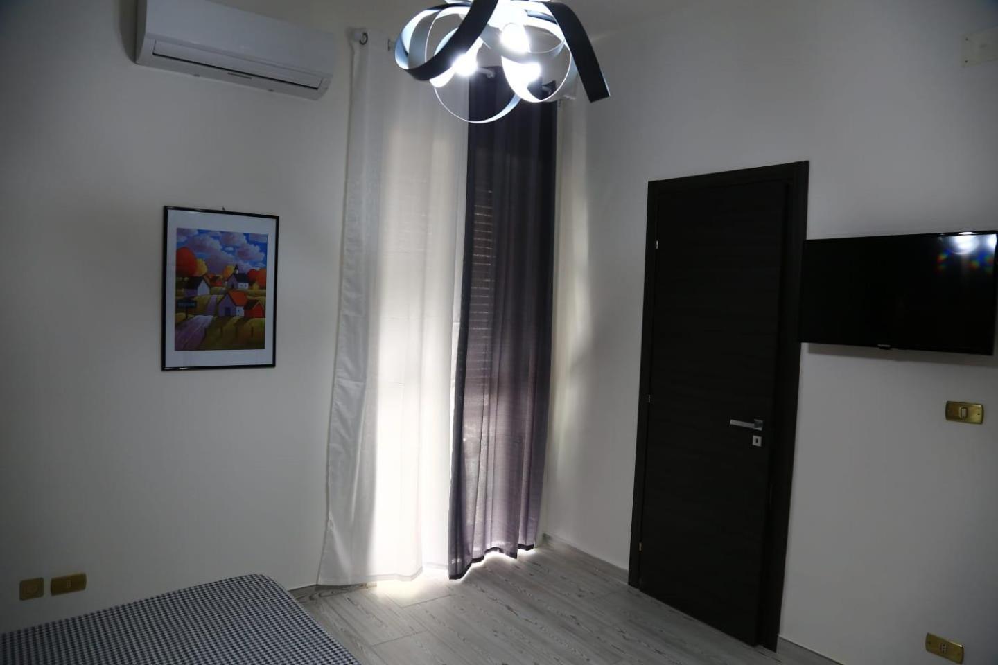 Home Mazzei Piazza Bilotti Козенца Стая снимка